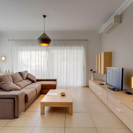 Apartment In Fort Cambridge With Pool สลีมา ภายนอก รูปภาพ