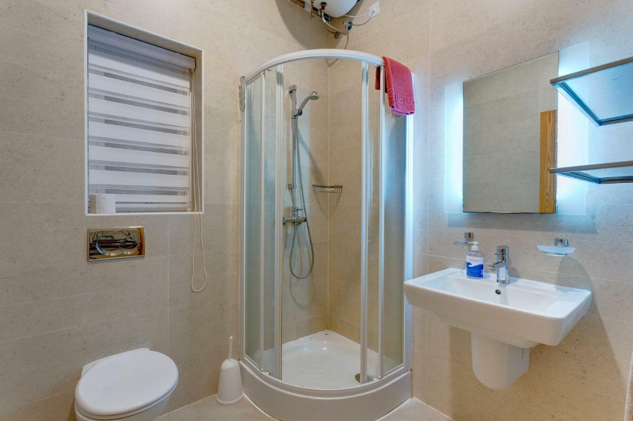 Apartment In Fort Cambridge With Pool สลีมา ภายนอก รูปภาพ