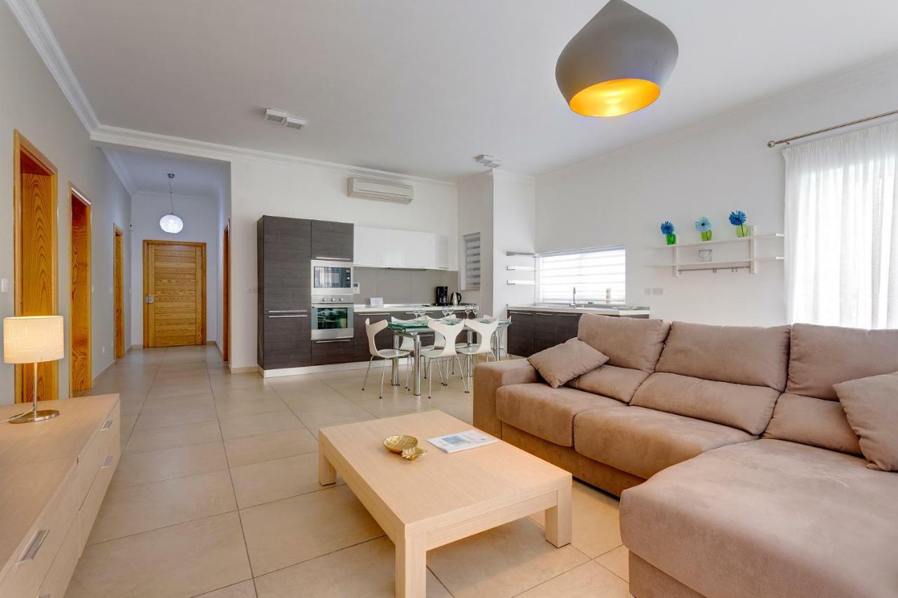 Apartment In Fort Cambridge With Pool สลีมา ภายนอก รูปภาพ